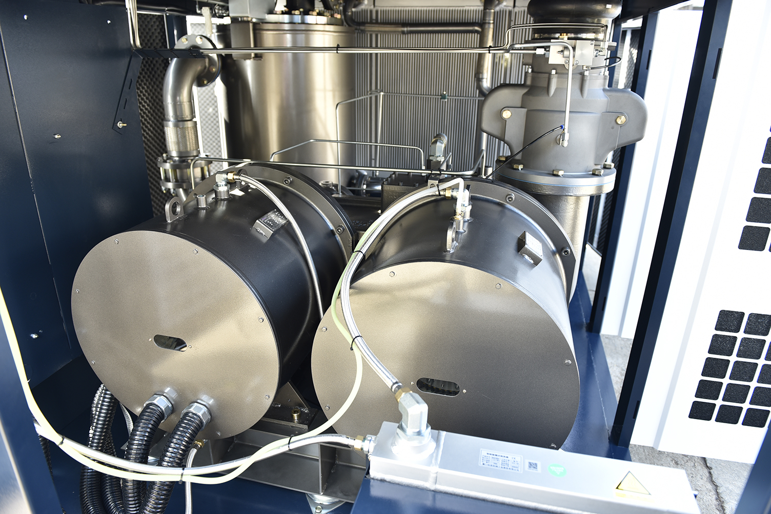 永磁變頻雙機(jī)壓縮空壓機(jī)